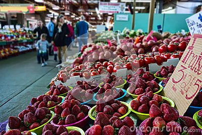 fraises au marché
